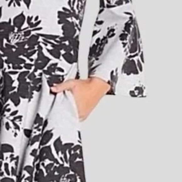 VINCE CAMUTO BELL SLEEVE FIT & FLARE KNIT DRESS SIZE 8 - Picture 8 of 8